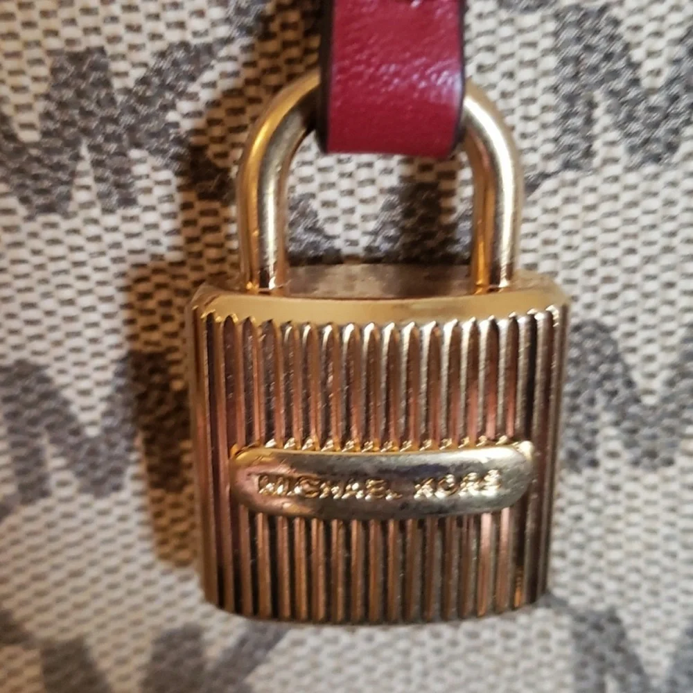Michael Kors elegant michael
